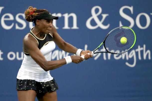 William's hits a backhand during her match at the Western and Southern Open/Photo: Matthew Stockman/Getty Images