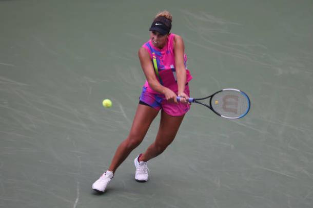 Keys hits a backhand during her first-round victory/Photo: Al Bello/Getty Images