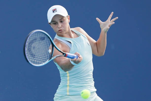 Barty hits a forehand during her semifinal victory/Photo: Michael Reaves/Getty Images