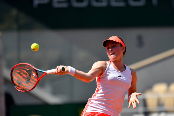 Zidansek hits a forehand during her quarterfinal victory/Photo: Aurelien Meunier/Getty Images