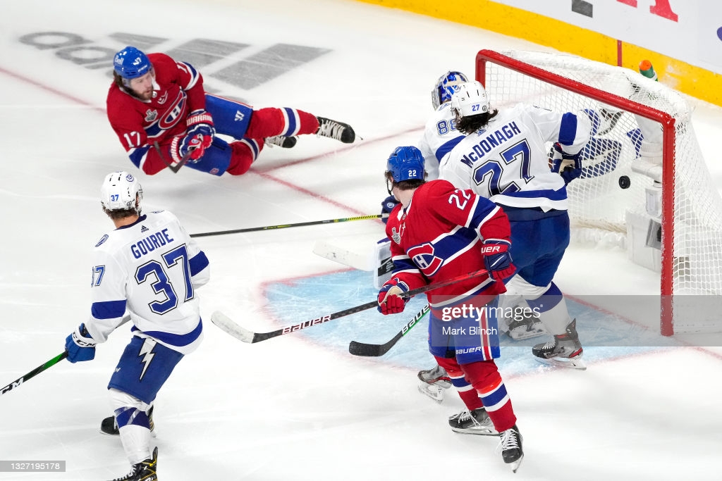 Josh Anderson (l.) beats Andrei Vasilevskiy for the game-winning goal/Photo: Mark Blinch/Getty Images