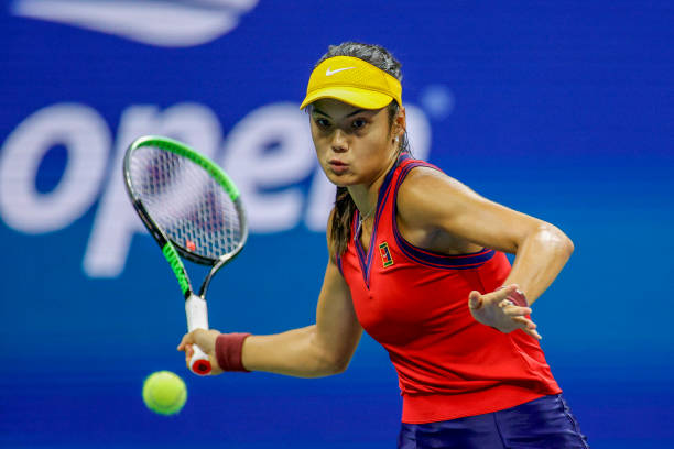 The Raducanu forehand is a key shot for her that can produce many winners/Photo: Sarah Stier/Getty Images