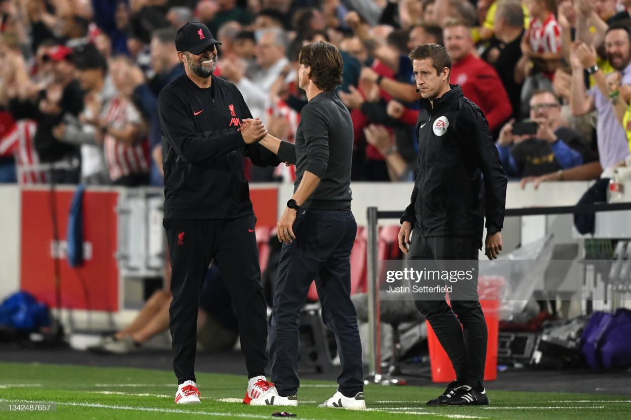 <strong><a  data-cke-saved-href='https://www.vavel.com/en/football/2022/12/26/premier-league/1132873-thomas-frank-insists-brentford-shouldve-won-after-conceding-two-goal-lead-in-tottenham-draw.html' href='https://www.vavel.com/en/football/2022/12/26/premier-league/1132873-thomas-frank-insists-brentford-shouldve-won-after-conceding-two-goal-lead-in-tottenham-draw.html'>Thomas Frank</a></strong> and Jurgen Klopp on the touchline together (Photo by Justin Setterfield/Getty Images)