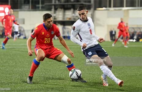 ANDORRA LA VELLA, ANDORRA - OCTOBER 09: Phil Foden of England is put under pressure by Max Llovera of Andorra during the 2022 FIFA World Cup Qualifier match between Andorra and England at Estadi Nacional on October 09, 2021 in Andorra la Vella, Andorra. (Photo by David Ramos/Getty Images)