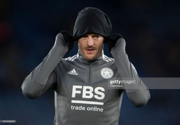 LEICESTER, ENGLAND - DECEMBER 28: Jamie Vardy of Leicester City warms up before the Premier League match between Leicester City and Liverpool at The King Power Stadium on December 28, 2021 in Leicester, England. (Photo by Visionhaus/Getty Images)