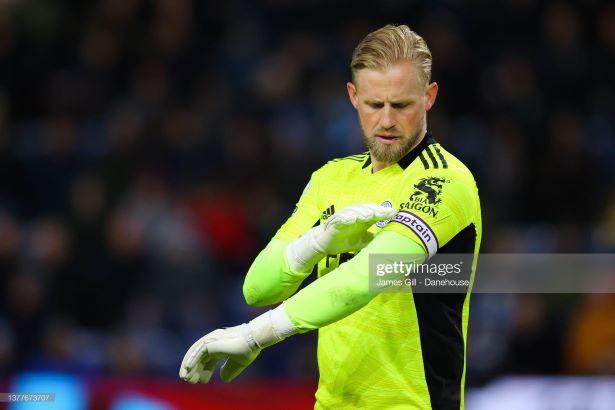 BURNLEY, ENGLAND - MARCH 01: Kasper Schmeichel of Leicester City looks on during the Premier League match between Burnley and Leicester City at Turf Moor on March 01, 2022 in Burnley, England. (Photo by James Gill - Danehouse/Getty Images)