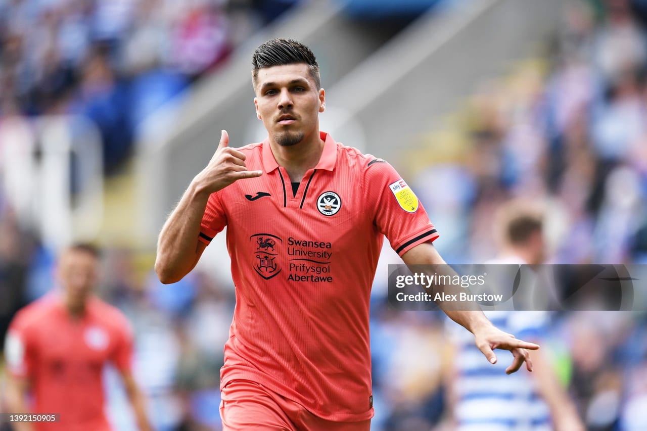 Joel Piroe secures West Ham loan switch