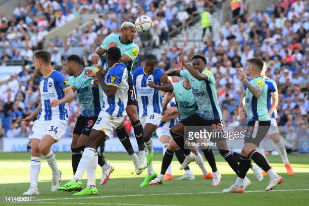 Joelinton heads the ball (Photo by Mike Hewitt/Getty Images)