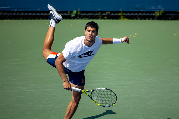 Alacaraz practicing at the US Open (Tim Clayton/Corbis Sport/Getty Images)