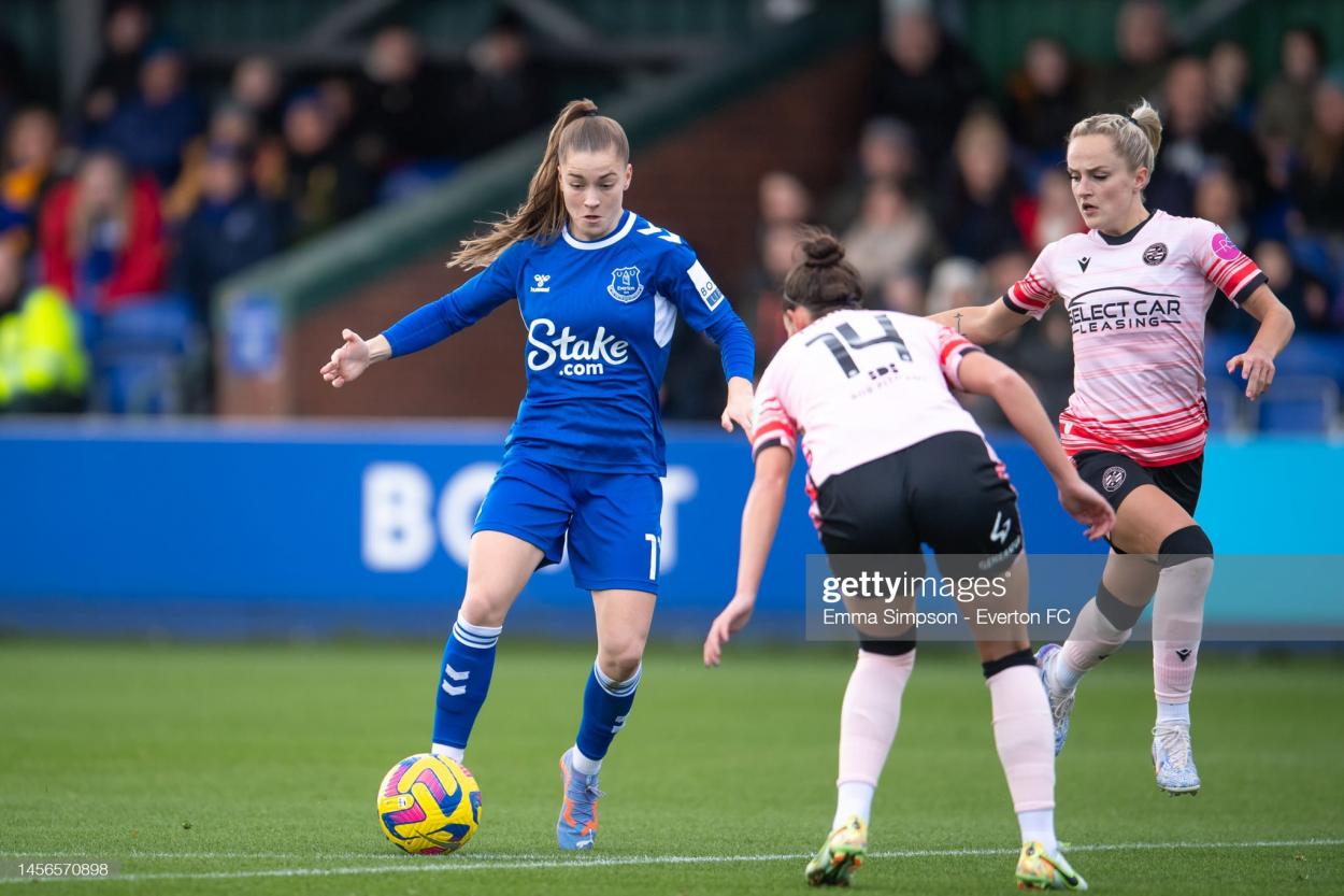 LIVERPOOL, ENGLAND - JANUARY 15: Jess Park of Everton on the ball during the FA Women's Super League match between Everton FC and Reading WFC at Walton Hall Park on January 15, 2023 in Liverpool, England. (Photo by Emma Simpson - Everton FC/Everton FC via Getty Images)
