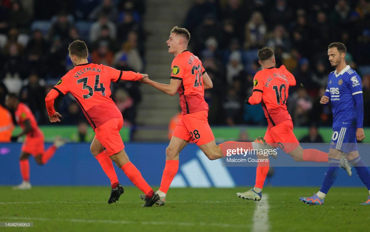 LEICESTER, ENGLAND - JANUARY 21: Evan Ferguson of Brighton & Hove Albion (r) celebrates scoring a goal during the <b><a href='https://www.vavel.com/en/data/premier-league'>Premier League</a></b> match between Leicester City and Brighton & Hove Albion at The King Power Stadium on January 21, 2023 in Leicester, England. (Photo by Malcolm Couzens/Getty Images)
