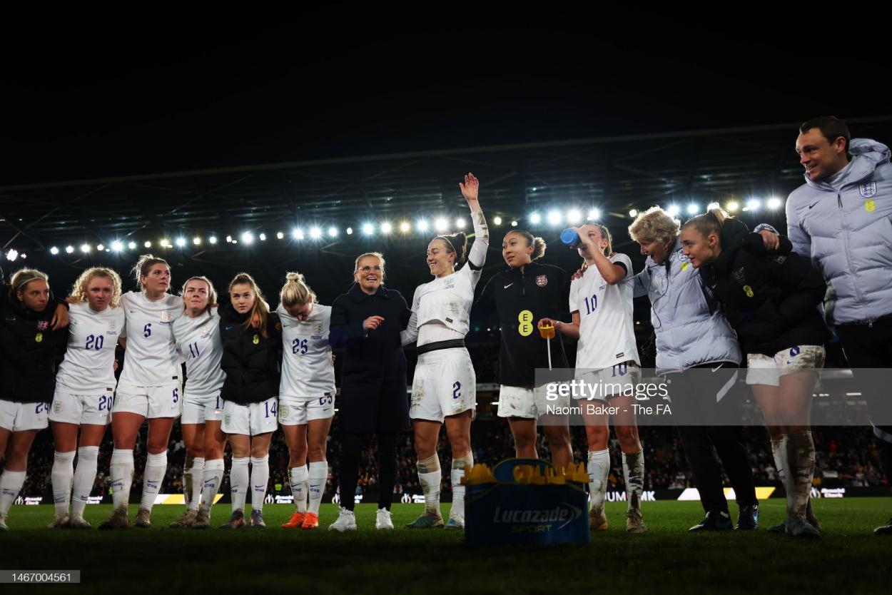Sarina Wiegman, Manager of England speaks to the team during a huddle during the Arnold Clark Cup match between England and Korea Republic at Stadium mk on February 16, 2023 in Milton Keynes, England. (Photo by Naomi Baker - The FA/The FA via Getty Images )