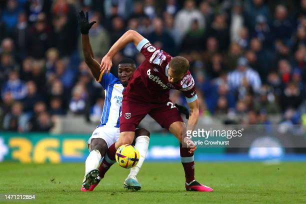<strong><a  data-cke-saved-href='https://www.vavel.com/en/football/2023/01/15/premier-league/1134684-4-things-we-learnt-from-brighton-vs-liverpool.html' href='https://www.vavel.com/en/football/2023/01/15/premier-league/1134684-4-things-we-learnt-from-brighton-vs-liverpool.html'>Moises Caicedo</a></strong> wins the ball off Thomas Soucek - Charlie Crowhurst