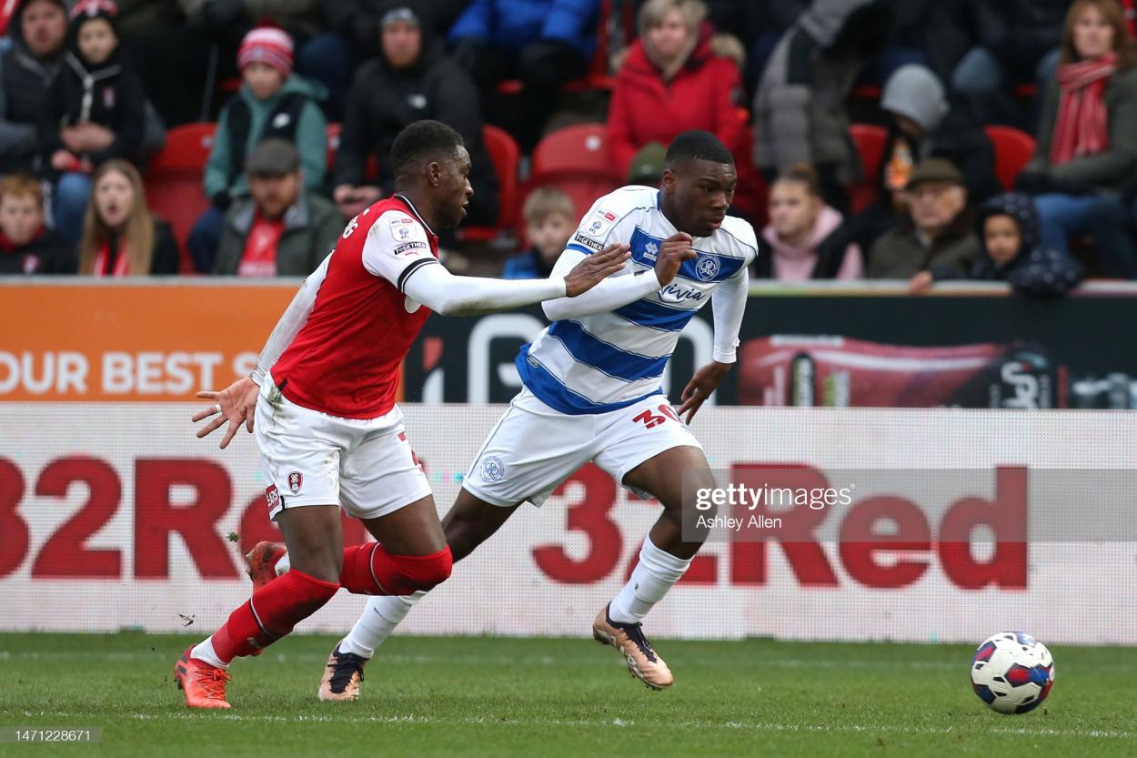 Sinclair Armstrong in action against <strong><a  data-cke-saved-href='https://www.vavel.com/en/football/2022/11/07/championship/1128853-sheffield-united-vs-rotherham-championship-preview-gameweek-20-2022.html' href='https://www.vavel.com/en/football/2022/11/07/championship/1128853-sheffield-united-vs-rotherham-championship-preview-gameweek-20-2022.html'>Rotherham United</a></strong> last time out (Photo by Ashley Allen/Getty Images)