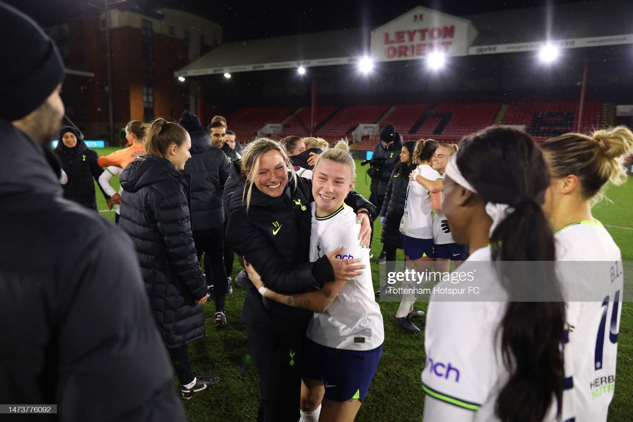 Jepson and England after their victory over Leicester (Photo by <strong><a  data-cke-saved-href='https://www.vavel.com/en/football/2023/03/24/womens-football/1141682-jonas-eidevall-believes-spurs-will-make-life-very-difficult-for-them-on-saturday.html' href='https://www.vavel.com/en/football/2023/03/24/womens-football/1141682-jonas-eidevall-believes-spurs-will-make-life-very-difficult-for-them-on-saturday.html'>Tottenham Hotspur</a></strong> FC/<strong><a  data-cke-saved-href='https://www.vavel.com/en/football/2023/03/24/womens-football/1141682-jonas-eidevall-believes-spurs-will-make-life-very-difficult-for-them-on-saturday.html' href='https://www.vavel.com/en/football/2023/03/24/womens-football/1141682-jonas-eidevall-believes-spurs-will-make-life-very-difficult-for-them-on-saturday.html'>Tottenham Hotspur</a></strong> FC via Getty Images)