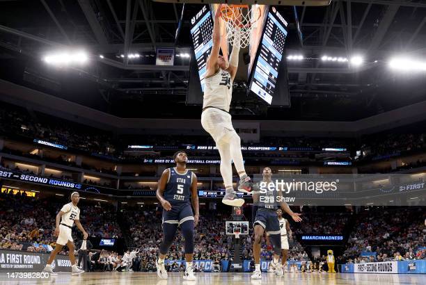 Noah Carter of Missouri dunks during the Tigers' first-round victory against Utah State/Photo: Ezra Shaw/Getty Images
