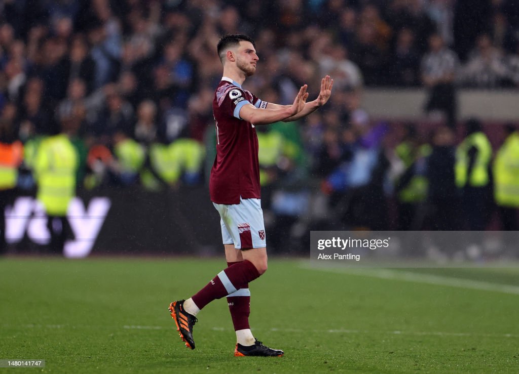 &lt;strong&gt;&lt;a  data-cke-saved-href='https://www.vavel.com/en/football/2023/03/04/premier-league/1139476-pre-match-analysis-brightonhove-albion-vs-west-ham.html' href='https://www.vavel.com/en/football/2023/03/04/premier-league/1139476-pre-match-analysis-brightonhove-albion-vs-west-ham.html'&gt;Declan Rice&lt;/a&gt;&lt;/strong&gt; apologising to fans (Photo by Chloe Knott via GettyImages)