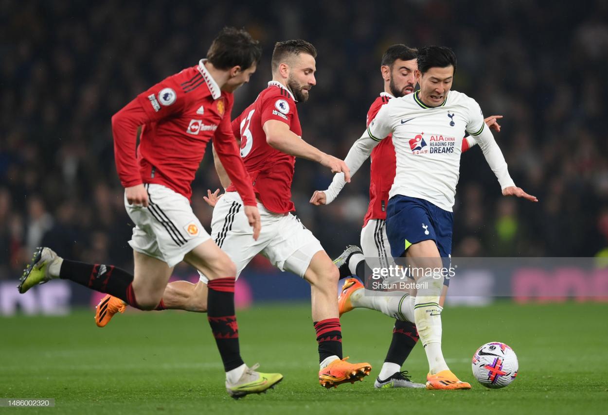 Hueng-Min Son battles with Manchester United players (Photo: Shaun Boterill/GETTY Images)
