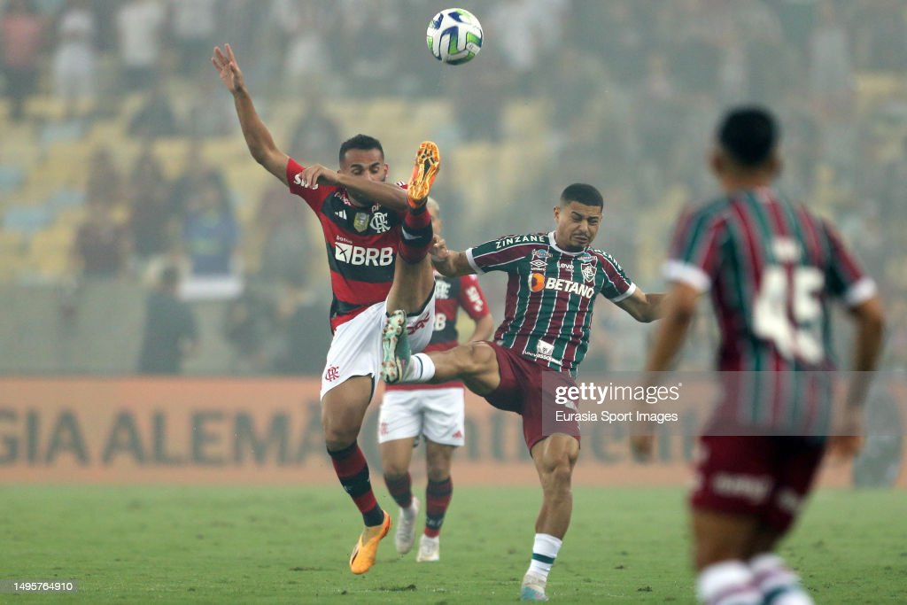 André in a battle during a Copa Do Brasil game (Photo by  Daniel Castelo Branca/Eurasia Sport Images/Getty Images)