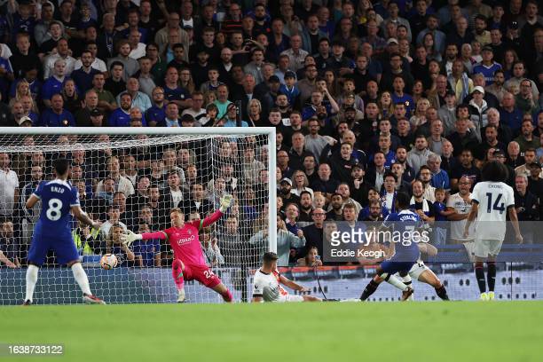Raheem Sterling scores his second goal of the match in Chelsea's victory over <strong><a  data-cke-saved-href='https://www.vavel.com/en-us/soccer/2023/08/11/1153190-brightonhove-albion-vs-luton-town-preview-how-to-watch-team-news-predicted-lineups-kickoff-time-and-ones-to-watch.html' href='https://www.vavel.com/en-us/soccer/2023/08/11/1153190-brightonhove-albion-vs-luton-town-preview-how-to-watch-team-news-predicted-lineups-kickoff-time-and-ones-to-watch.html'>Luton Town</a></strong>/Photo: Eddie Keogh/Getty Images
