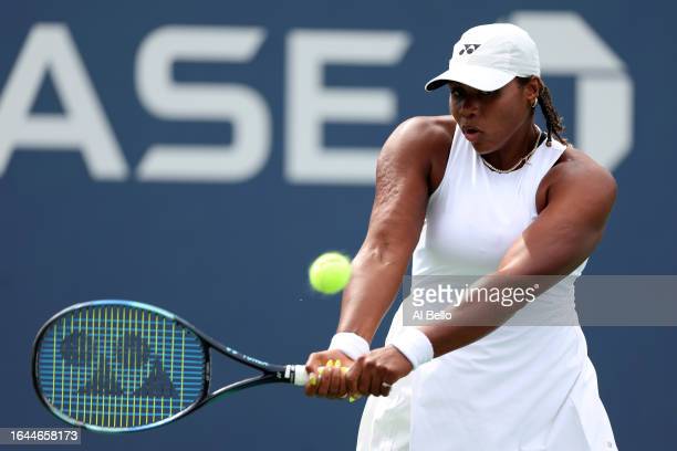 Taylor Townsend plays a backhand during her first-round win/Photo: Al Bello/Getty Images