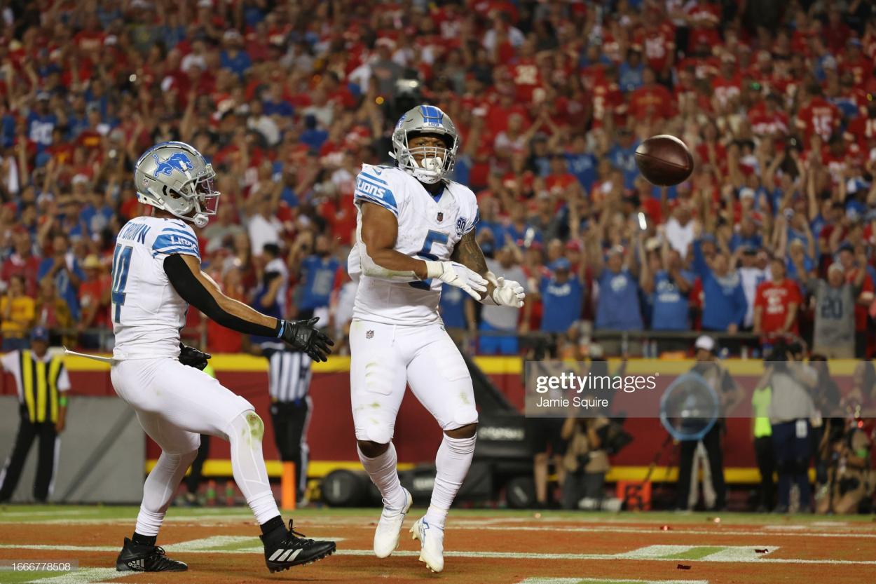David Montgomery #5 of the Detroit Lions celebrates his touchdown in the fourth quarter against the Kansas City Chiefs at GEHA Field at Arrowhead Stadium on September 07, 2023 in Kansas City, Missouri. (Photo by Jamie Squire/Getty Images)