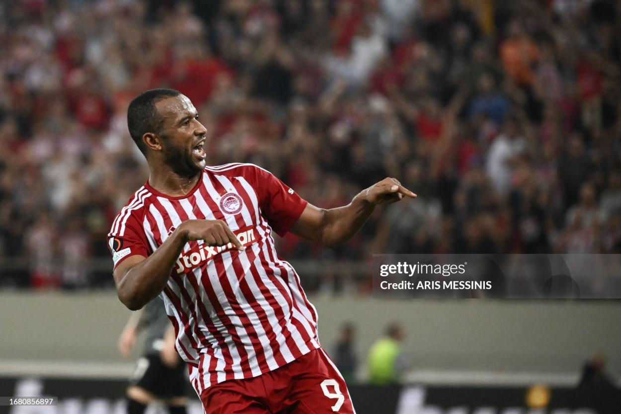 Olympiacos' Moroccan forward #09 Ayoub el-Kaabi celebrates after scoring his team's second goal during the UEFA Europa League group A football match between Olympiacos FC and SC Freiburg at the Karaiskakis Stadium in Piraeus on September 21, 2023. (Photo by Aris MESSINIS / AFP) (Photo by ARIS MESSINIS/AFP via Getty Images)