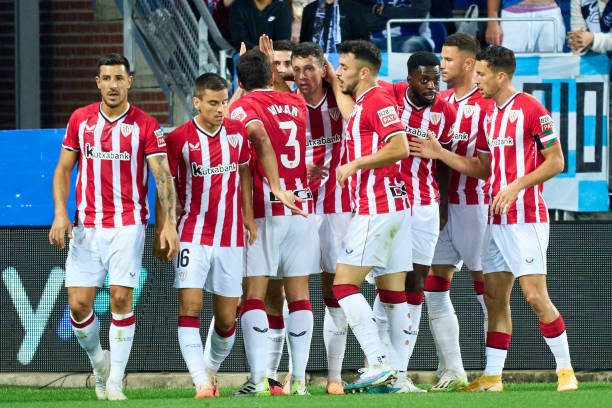 Todo el equipo del Athletic celebrando el segundo gol del partido en Mendizorroza / Fuente: Getty Images