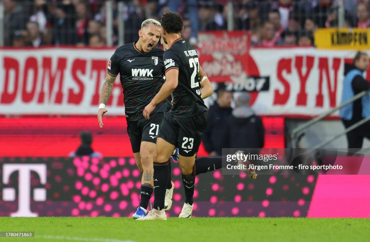 Imagen de la celebración del gol de los jugadores del Augsburgo / Fuente: Getty Images
