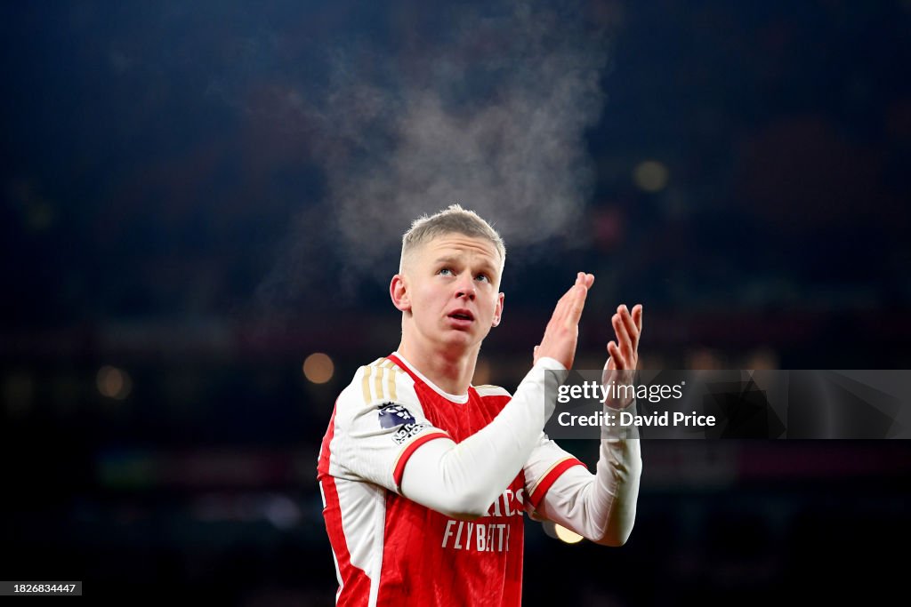 <strong><a  data-cke-saved-href='https://www.vavel.com/en/football/2023/11/25/premier-league/1164181-brentford-0-1-arsenal-havertz-header-sends-resilient-gunners-to-premier-league-summit.html' href='https://www.vavel.com/en/football/2023/11/25/premier-league/1164181-brentford-0-1-arsenal-havertz-header-sends-resilient-gunners-to-premier-league-summit.html'>Oleksandr Zinchenko</a></strong> applauding the fans vs Wolves (H) (GettyImages / David Price)