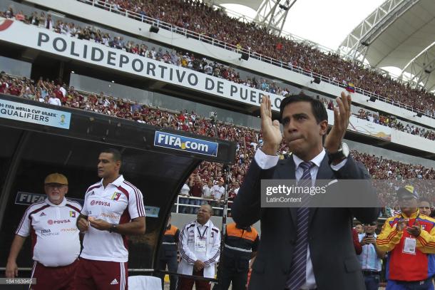 César Farias dirigiendo a la Vinotinto / Foto: Getty images