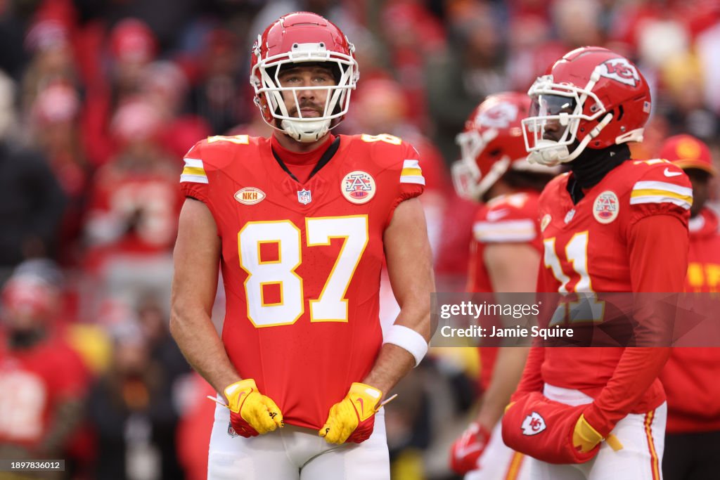 Travis Kelce #87 of the Kansas City Chiefs warms up before the game against the Cincinnati Bengals at GEHA Field at Arrowhead Stadium on December 31, 2023 in Kansas City, Missouri. (Photo by Jamie Squire/Getty Images)