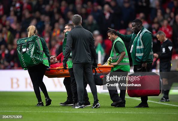 Ryan Gravenberch of Liverpool is taken off injured during the <strong><a  data-cke-saved-href='https://www.vavel.com/en-us/soccer/2024/02/25/1173886-van-dijks-extra-time-goal-seals-the-deal.html' href='https://www.vavel.com/en-us/soccer/2024/02/25/1173886-van-dijks-extra-time-goal-seals-the-deal.html'>Carabao Cup</a></strong> Final. Photo: Visionhaus, gettyimages
