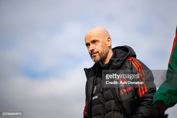 Manager Erik ten Hag of <strong><a  data-cke-saved-href='https://www.vavel.com/en-us/soccer/2024/03/03/1174763-fodens-magic-turns-the-tide-in-citys-derby-win.html' href='https://www.vavel.com/en-us/soccer/2024/03/03/1174763-fodens-magic-turns-the-tide-in-citys-derby-win.html'>Manchester United</a></strong> in action during a first team training session at Carrington. Photo: Ash Donelon, gettyimages