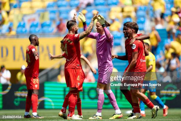 Jugadores hispalenses celebrando la victoria | Foto: Getty Images