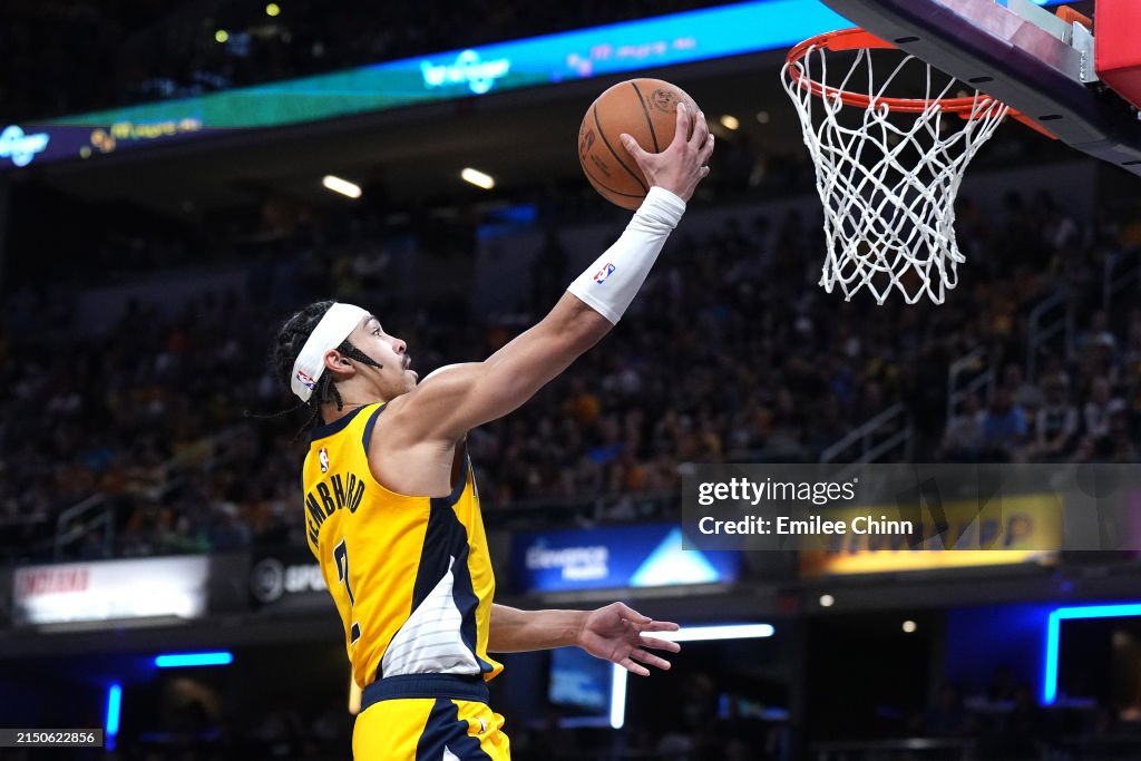 INDIANAPOLIS, INDIANA - APRIL 28: Andrew Nembhard #2 of the Indiana Pacers drives to the basket against the Milwaukee Bucks during the second half of Game Four of the Eastern Conference First Round Playoffs at Gainbridge Fieldhouse on April 28, 2024 in Indianapolis, Indiana. NOTE TO USER: User expressly acknowledges and agrees that, by downloading and or using this photograph, User is consenting to the terms and conditions of the Getty Images License Agreement. (Photo by Emilee Chinn/Getty Images)