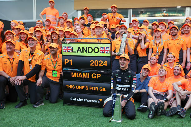 Lando Norris of Great Britain and McLaren F1 Team and his team celebrates his win during the F1 <strong><a  data-cke-saved-href='https://www.vavel.com/en-us/racing/2023/11/15/1163075-sin-city-racing-the-checkered-history-of-motorsport-in-las-vegas-part-2.html' href='https://www.vavel.com/en-us/racing/2023/11/15/1163075-sin-city-racing-the-checkered-history-of-motorsport-in-las-vegas-part-2.html'>Grand Prix</a></strong> of Miami at Miami International Autodrome on May 5, 2024 in Miami, United States. (Photo by Song Haiyuan/MB Media/Getty Images)