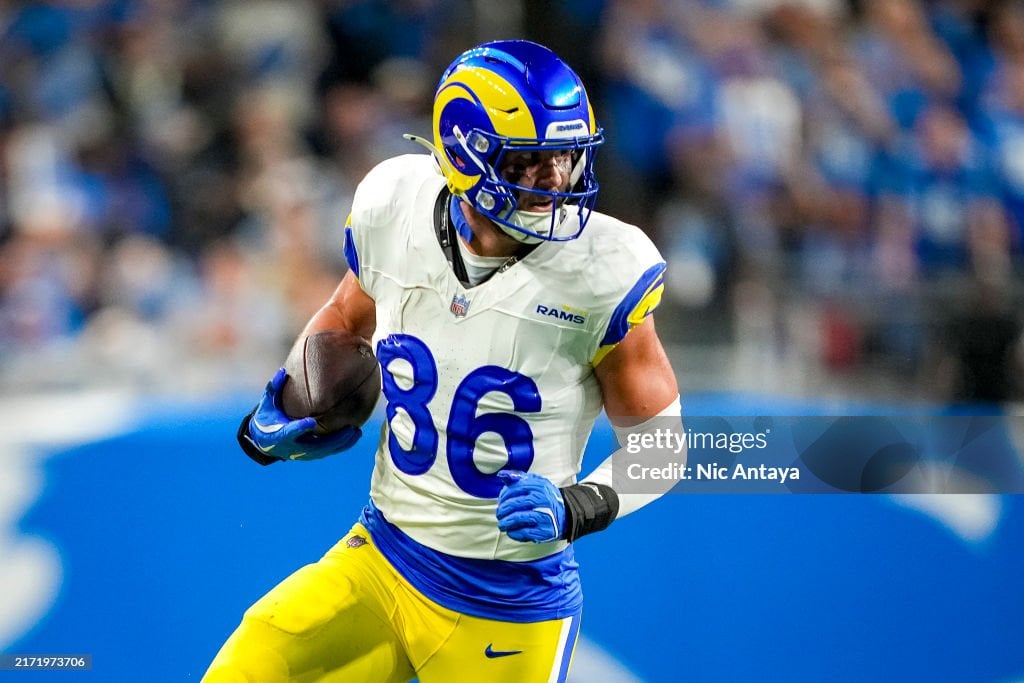 DETROIT, MICHIGAN - SEPTEMBER 08: Colby Parkinson #86 of the Los Angeles Rams runs in action against the Detroit Lions at Ford Field on September 08, 2024 in Detroit, Michigan. (Photo by Nic Antaya/Getty Images)