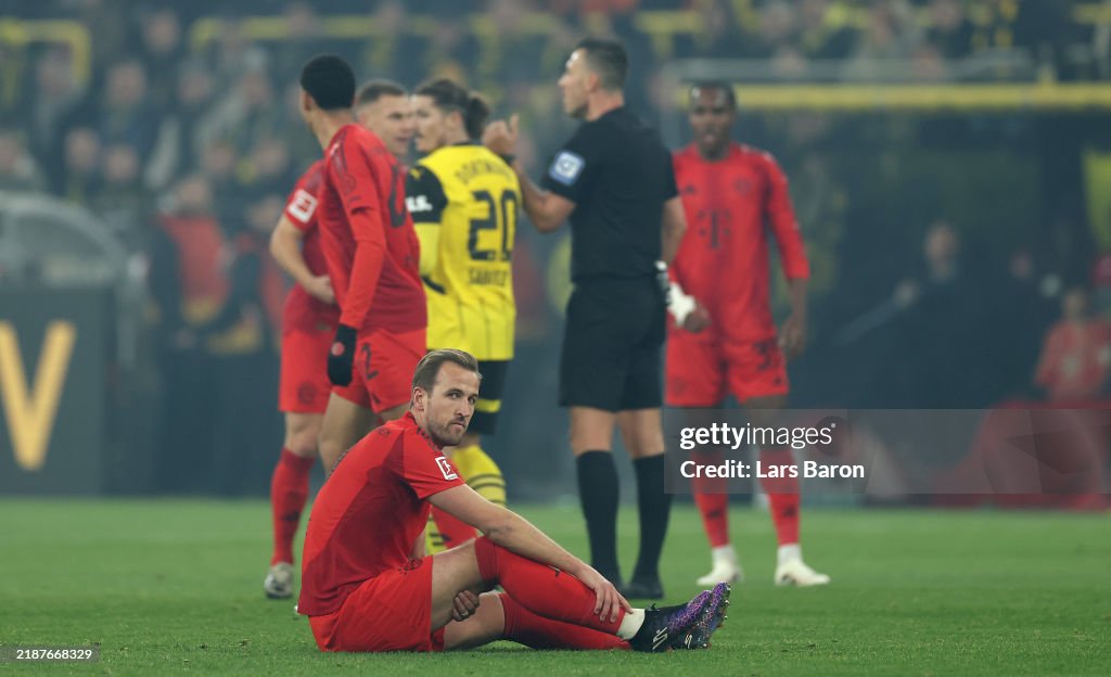 Harry Kane terpaksa keluar. (Lars Baron/Getty Images)