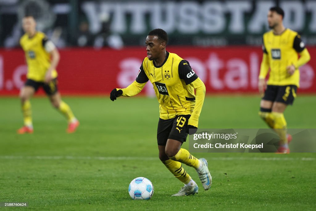 Gittens en action contre Gladbach. (Photo de Christof Koepsel/Getty Images)