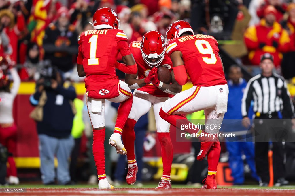 DeAndre Hopkins #8 of the Kansas City Chiefs celebrates during an NFL football game against the Los &lt;strong&gt;&lt;a  data-cke-saved-href='https://www.vavel.com/en-us/nfl/2025/01/14/1210056-four-things-we-learned-the-houston-texans-suffocate-justin-herbert-and-the-chargers-offence.html' href='https://www.vavel.com/en-us/nfl/2025/01/14/1210056-four-things-we-learned-the-houston-texans-suffocate-justin-herbert-and-the-chargers-offence.html'&gt;Angeles Chargers&lt;/a&gt;&lt;/strong&gt; at GEHA Field at Arrowhead Stadium on December 8, 2024 in Kansas City, Missouri. (Photo by Perry Knotts/Getty Images)