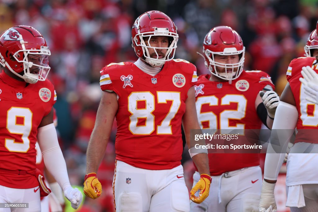 Kansas City Chiefs tight end Travis Kelce (87) during an NFL game between the Houston Texans and Kansas City Chiefs on December 21, 2024 at GEHA Field at Arrowhead Stadium in Kansas City, MO. (Photo by Scott Winters/Icon Sportswire via Getty Images)