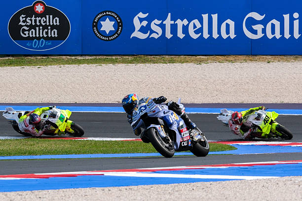 Marc Márquez bate a Bezzecchi en Misano y toca el título de MotoGP ...