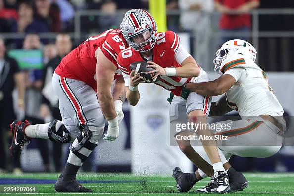 Akheem Mesidor Miami Hurricanes sacks quarterback in Cotton Bowl