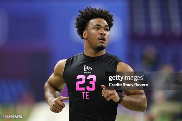 Kenyon Sadiq Oregon Ducks 40-yard dash at 2026 NFL Scouting Combine