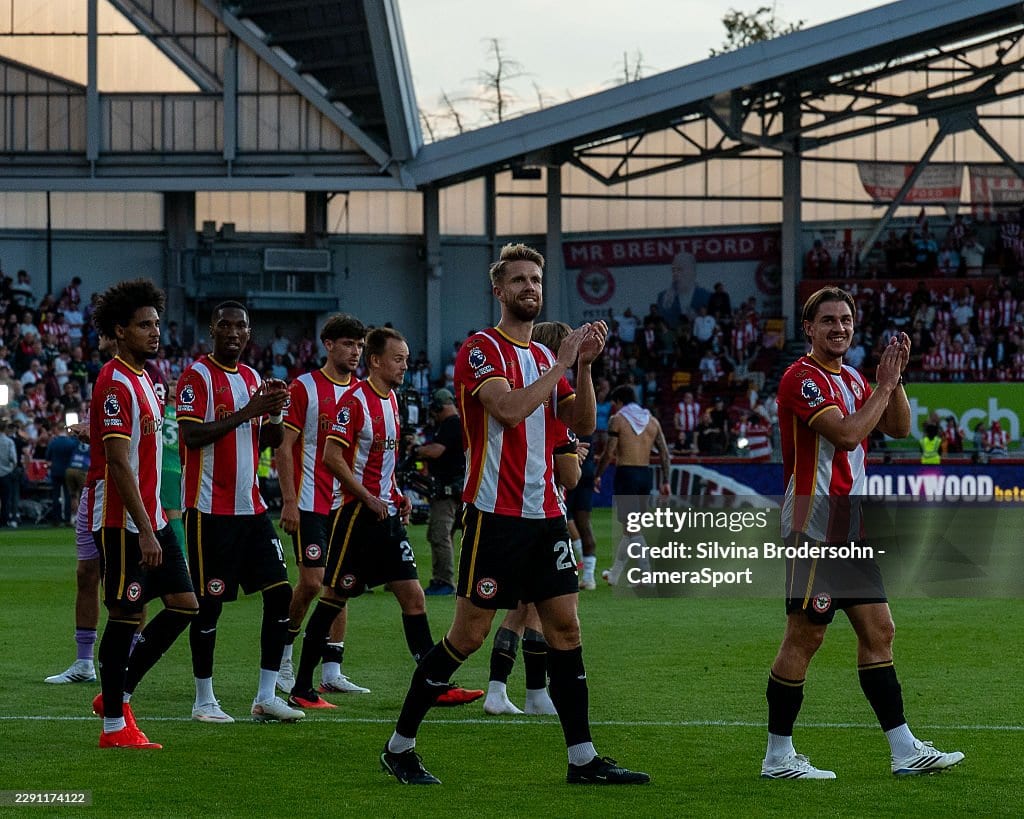 The victorious Bees applauding their fans at the Gtech (Photo by Silvina Brodersohn - CameraSport via Getty Images)