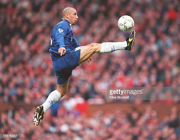 <strong><a href='https://www.vavel.com/en/football/2020/05/14/chelsea-fc/1020999-gianluca-vialli-cancer-isnt-an-enemy-its-just-an-unwanted-travel-companion.html'>Gianluca Vialli</a></strong> in his Chelsea days Creator: Clive Brunskill  |  Credit: Getty Images