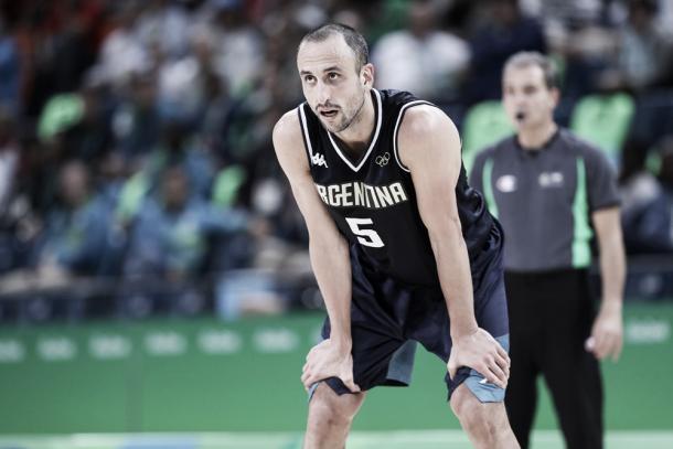 Manu Ginóbili ante España. Foto: FIBA