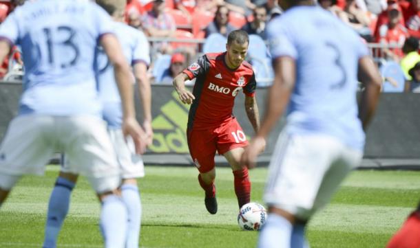 Giovinco a punto de ejecutar el disparo del primer gol. // Imagen: New York City