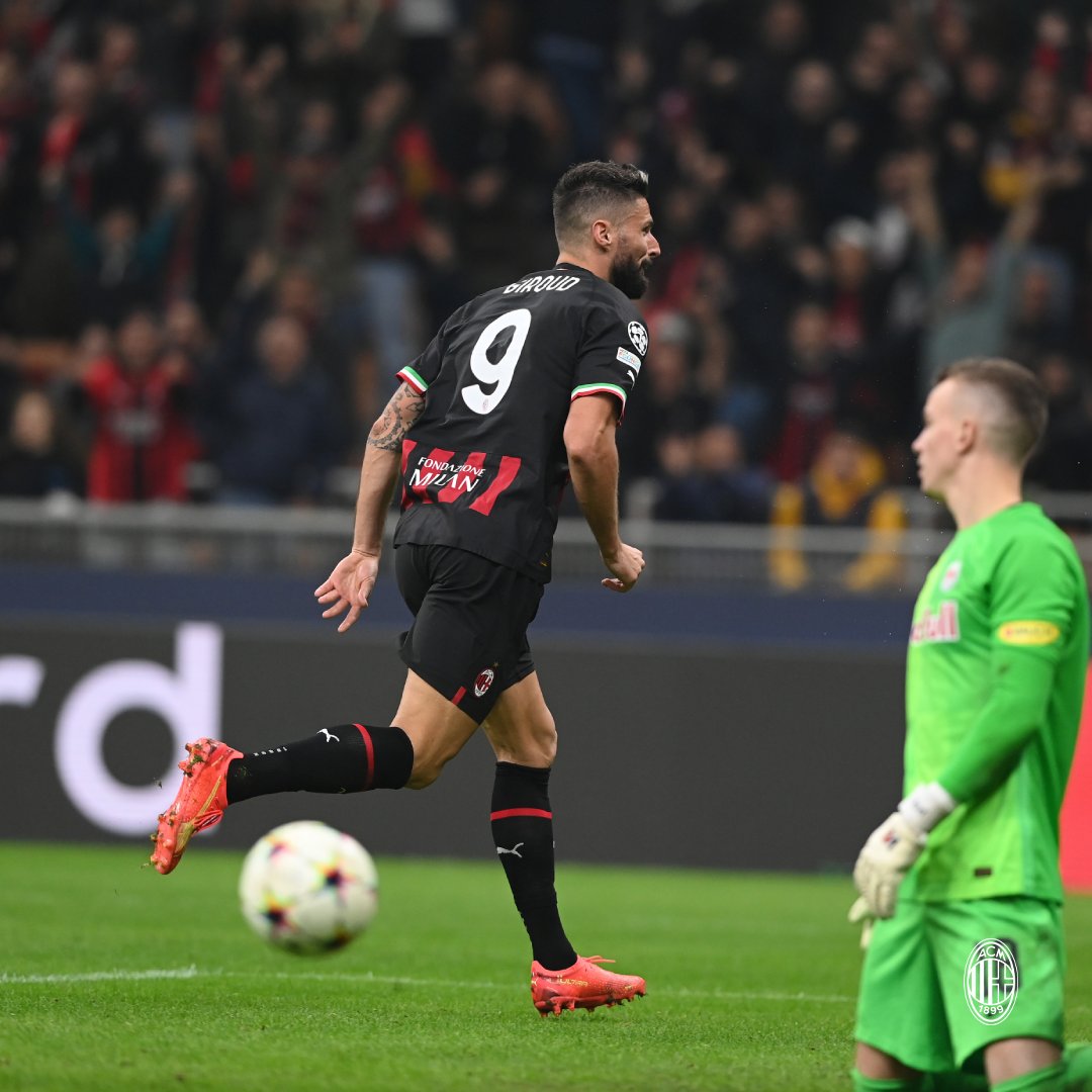 Celebración del segundo tanto de Giroud en su cuenta particular, tercero a favor de los rossoneri. Fuente: AC Milan.